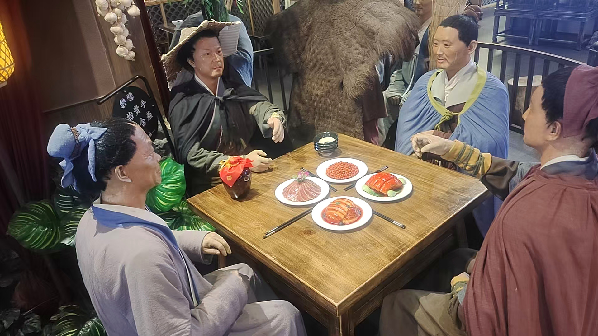 郑州餐厅 古装塑像